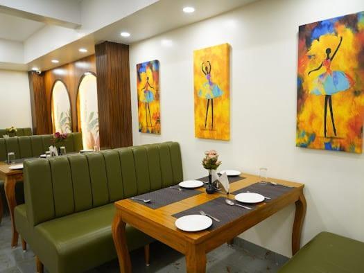 Hotel Eleven Heights Bhopal Dış mekan fotoğraf